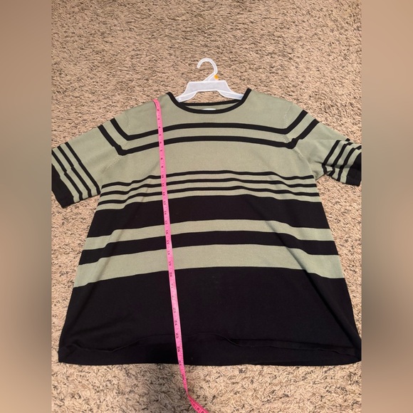 🌟Host Pick!🌟Women’s Vintage Liz Baker Striped Top. - Picture 6 of 6